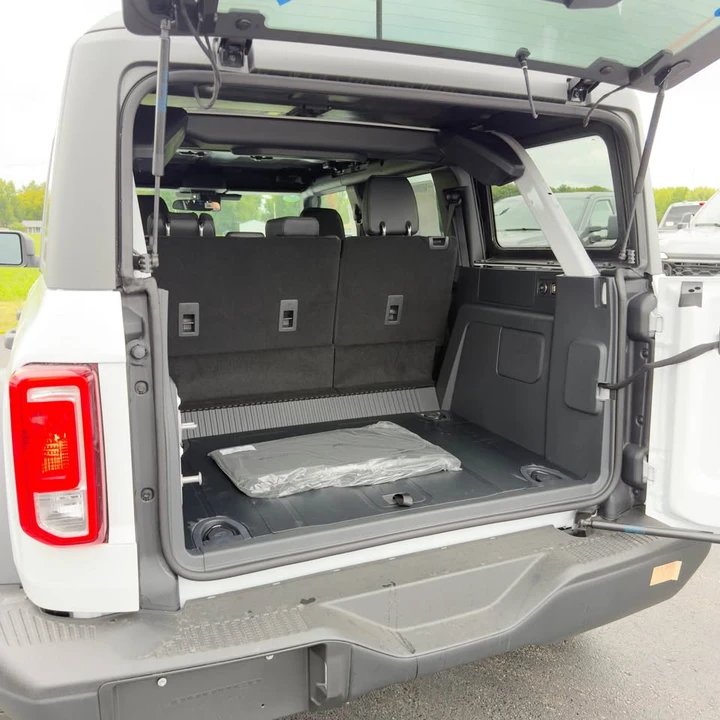 2026 Ford Bronco 6th Gen - Image 8 of 9