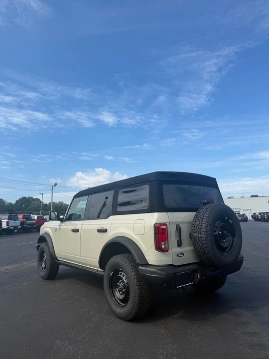 2026 Ford Bronco 6th Gen - Image 2 of 9