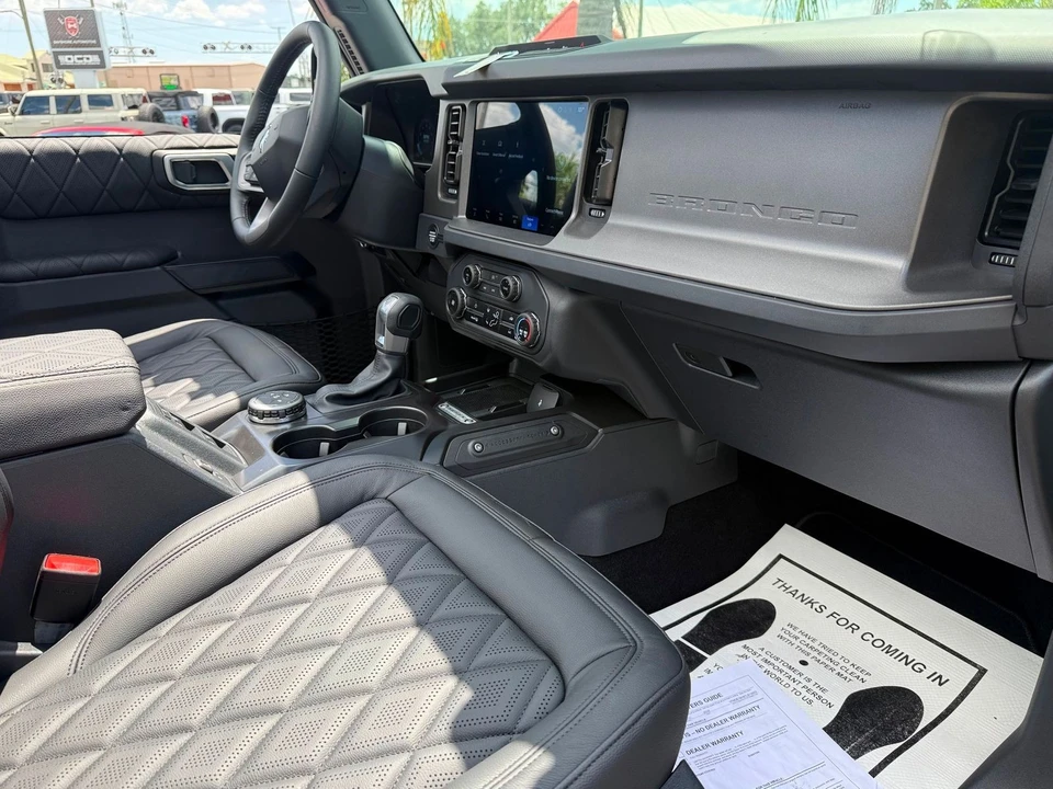 2026 Ford Bronco 6th Gen - Image 11 of 12