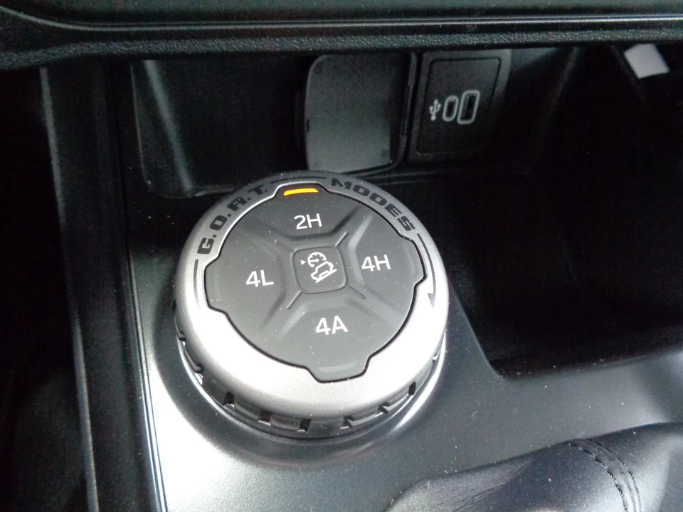 2026 Ford Bronco 6th Gen - Image 28 of 31