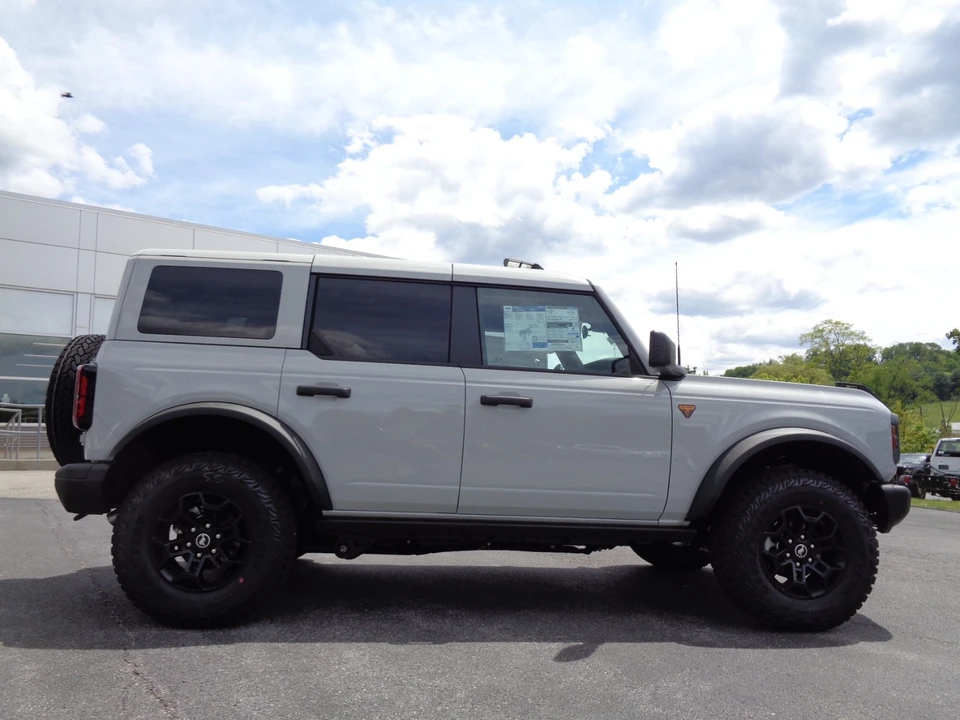 2026 Ford Bronco 6th Gen - Image 3 of 31