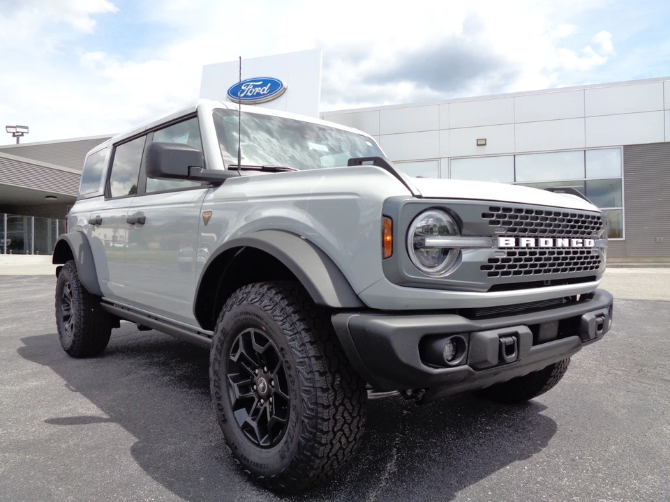 2026 Ford Bronco 6th Gen - Image 2 of 31