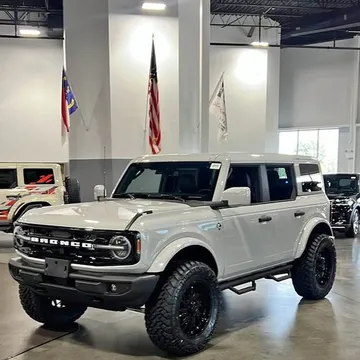 2026 Ford Bronco Custom Lifted Outer Banks