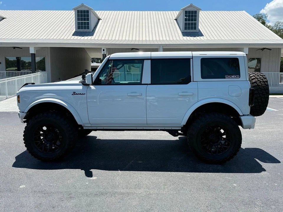 2026 Ford Bronco 6th Gen - Image 10 of 12