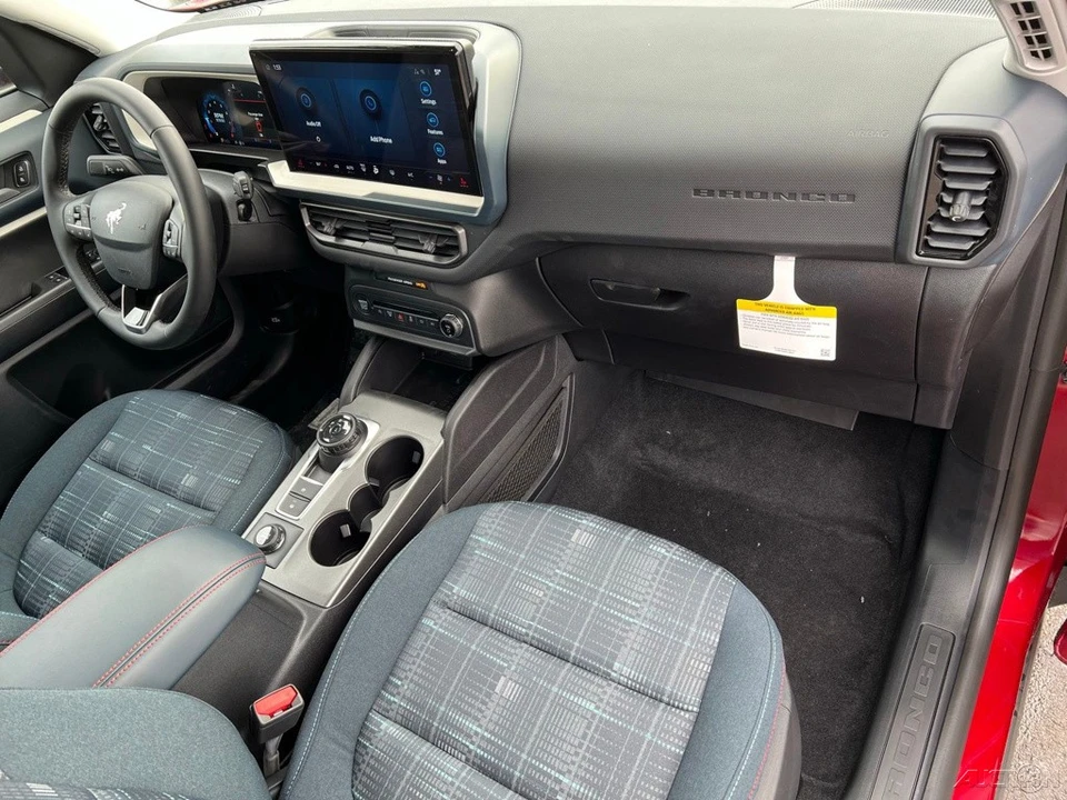 2026 Ford Bronco 6th Gen - Image 21 of 24