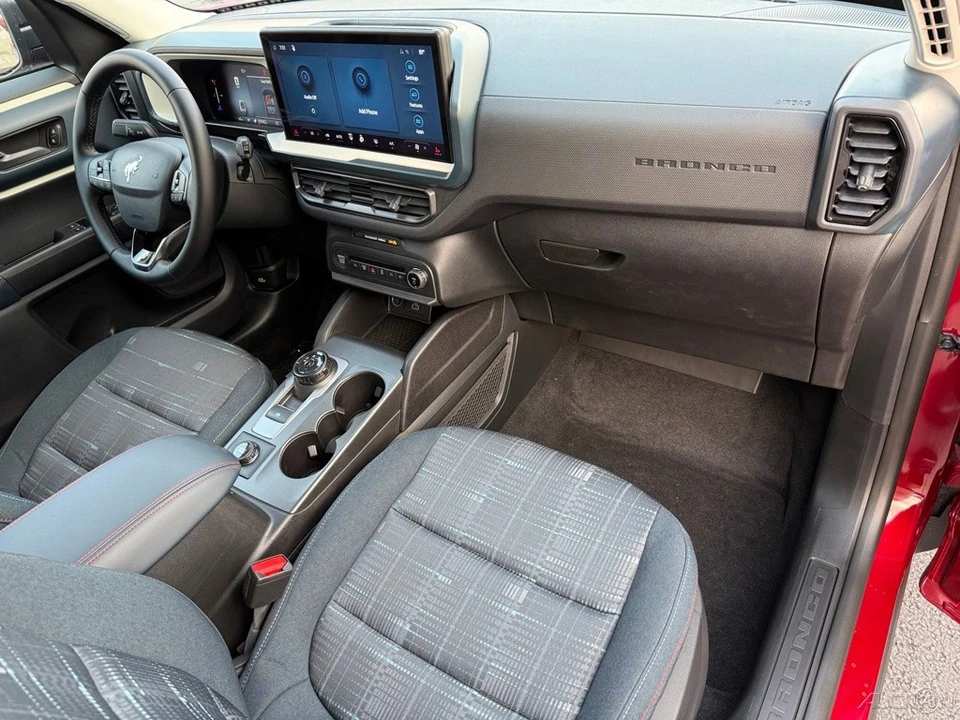 2026 Ford Bronco 6th Gen - Image 22 of 24