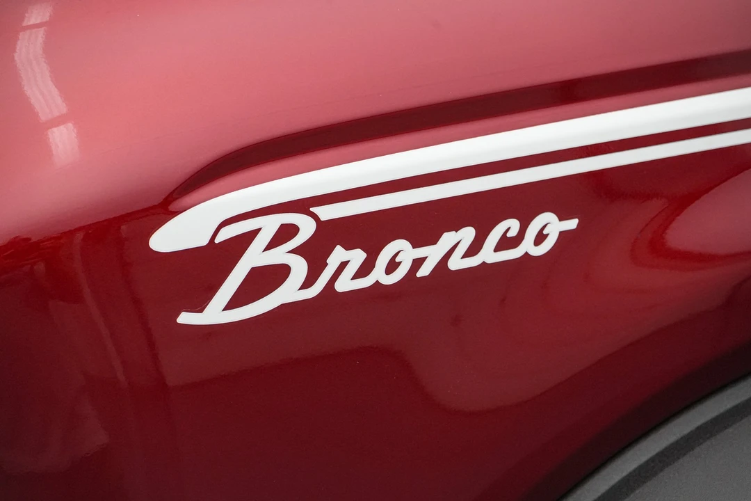 2026 Ford Bronco 6th Gen - Image 15 of 31