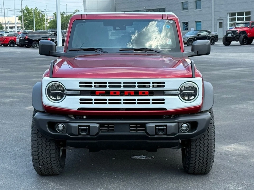 2026 Ford Bronco 6th Gen - Image 10 of 12