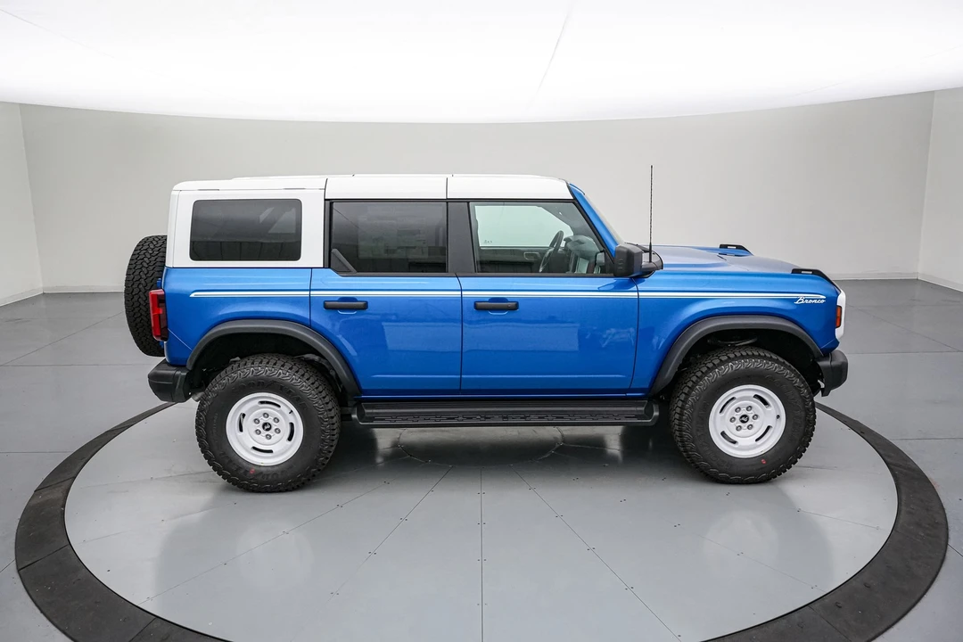 2026 Ford Bronco 6th Gen - Image 4 of 31