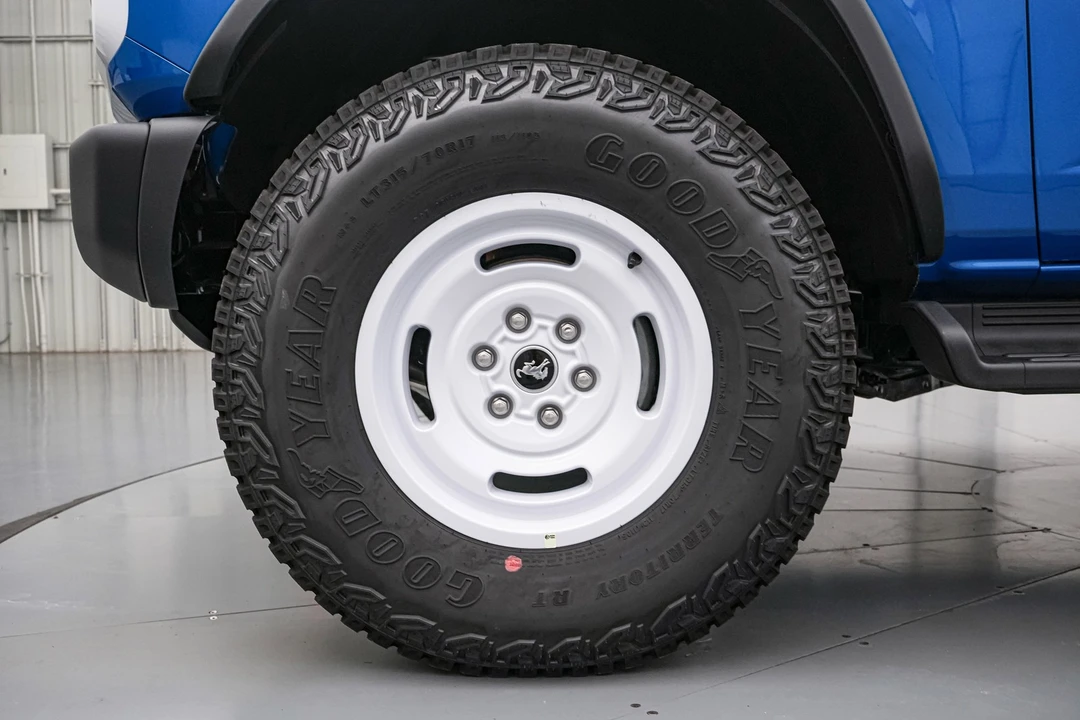 2026 Ford Bronco 6th Gen - Image 11 of 31