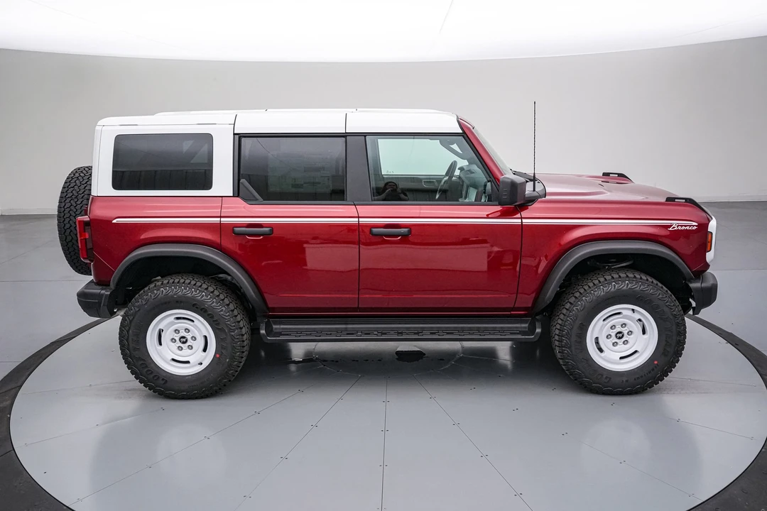 2026 Ford Bronco 6th Gen - Image 5 of 31