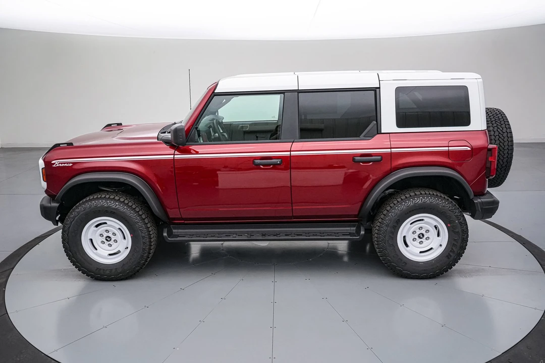 2026 Ford Bronco 6th Gen - Image 9 of 31