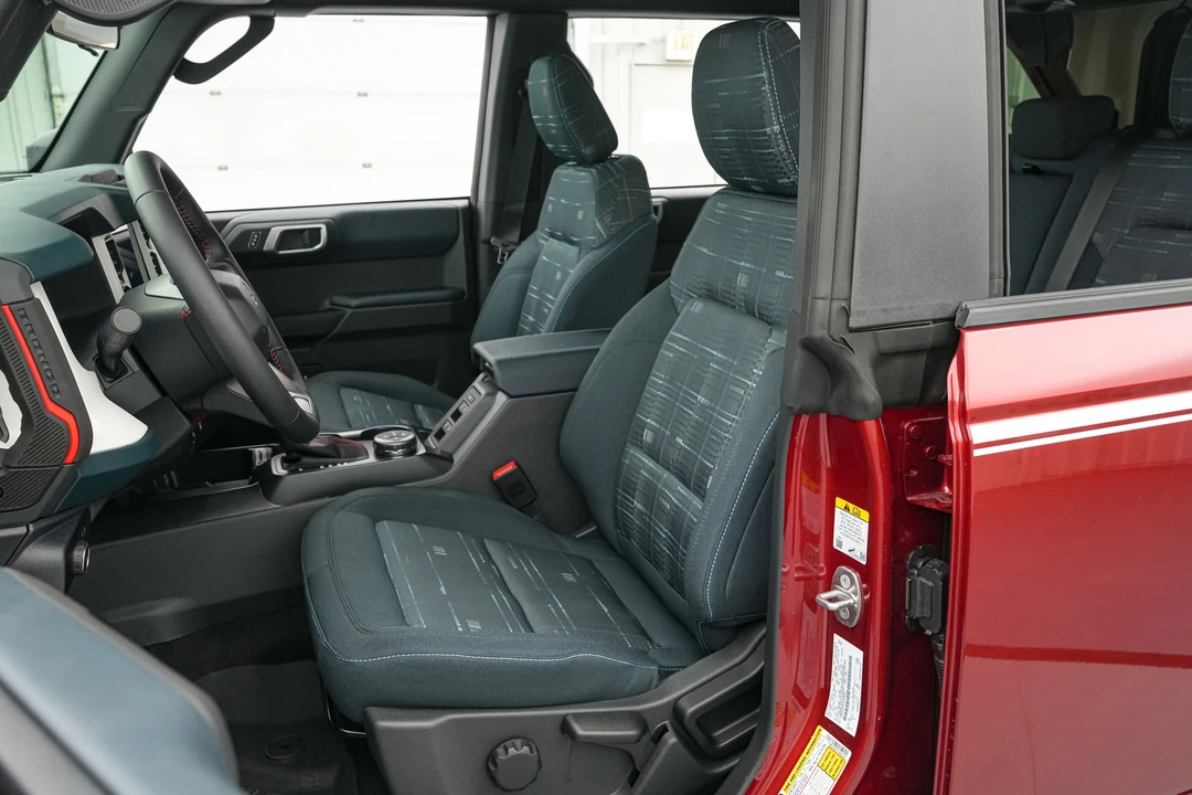 2026 Ford Bronco 6th Gen - Image 16 of 31