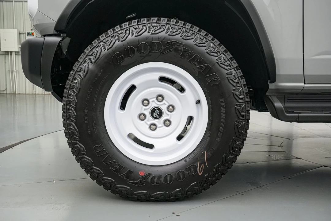 2026 Ford Bronco 6th Gen - Image 11 of 31