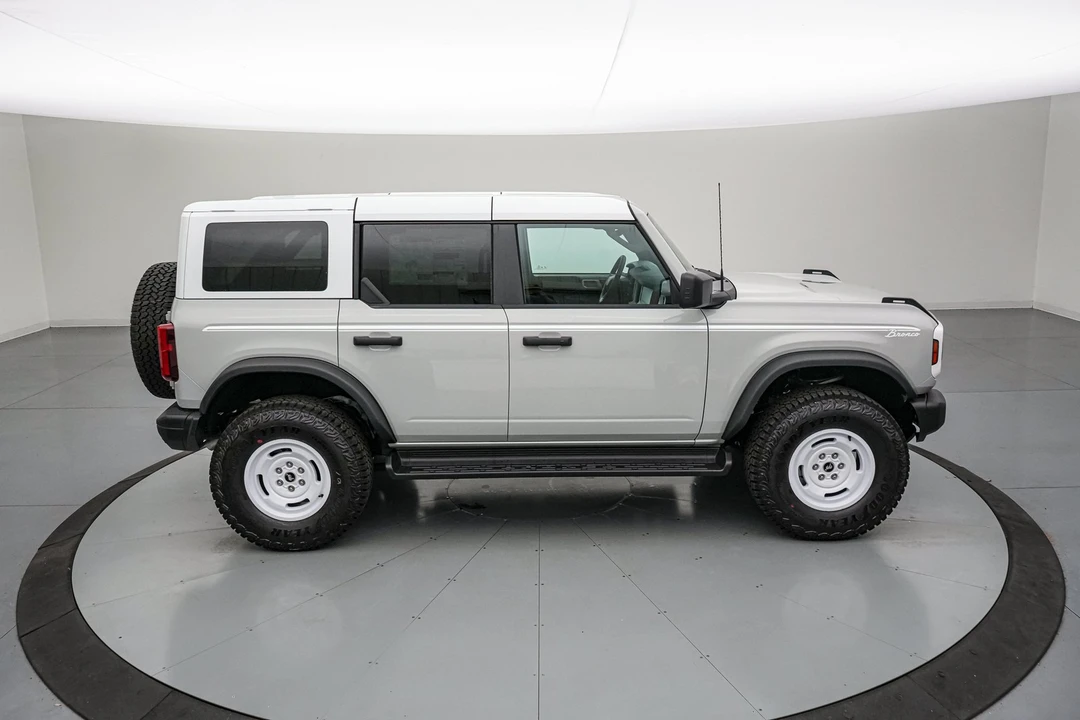 2026 Ford Bronco 6th Gen - Image 4 of 31