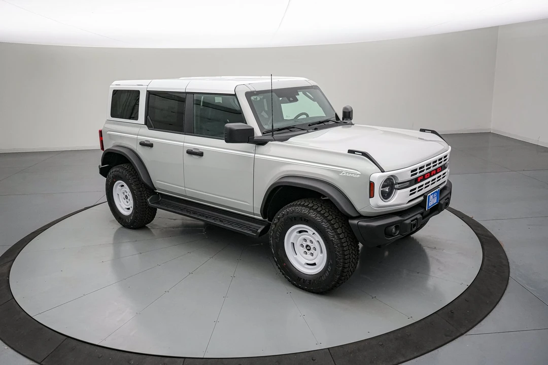 2026 Ford Bronco 6th Gen - Image 2 of 31