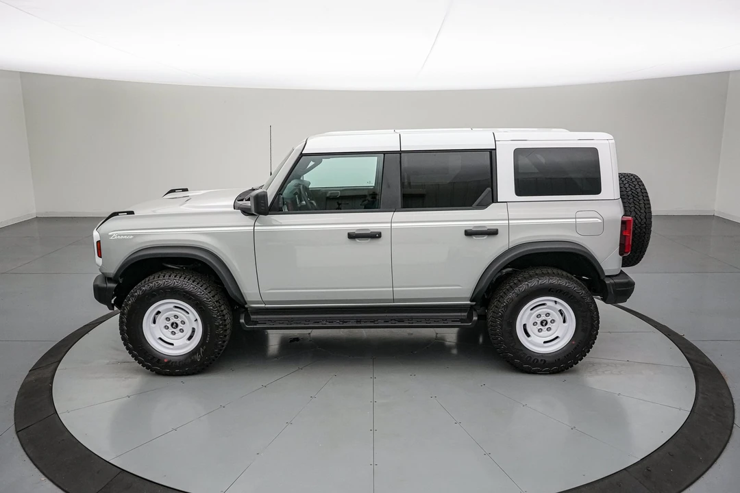 2026 Ford Bronco 6th Gen - Image 8 of 31
