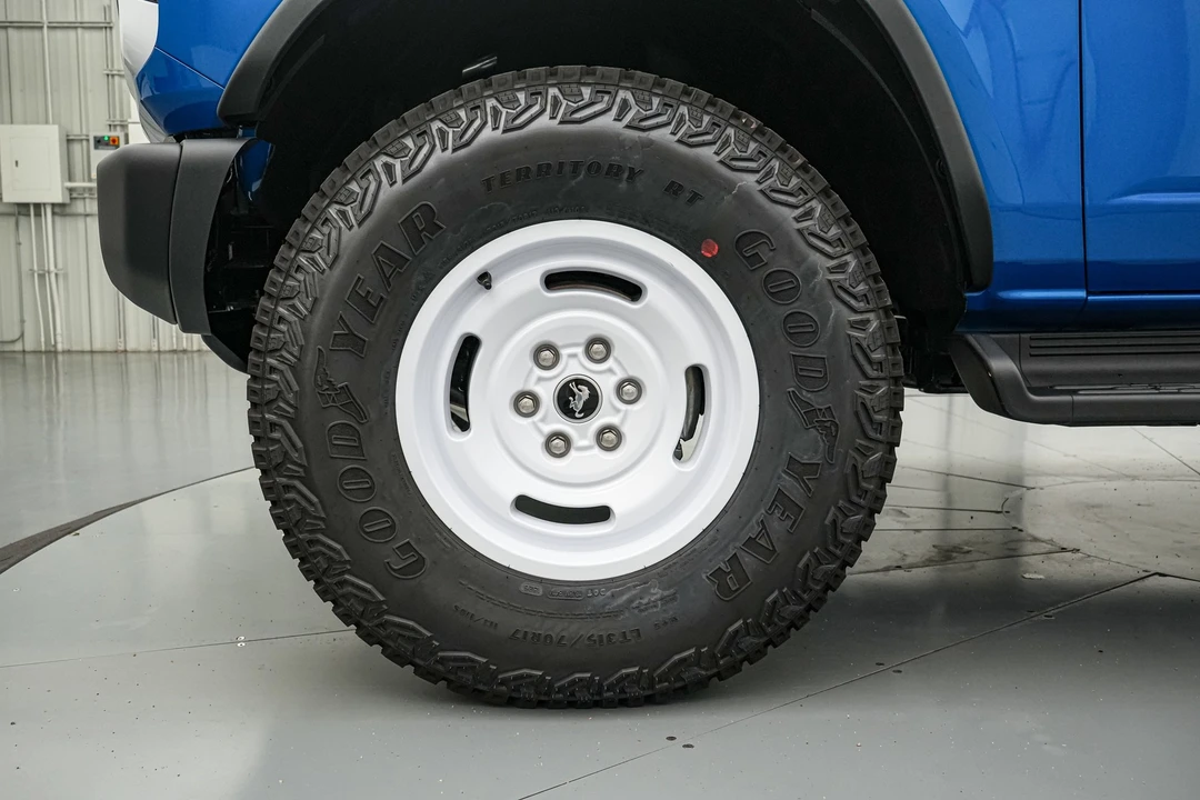 2026 Ford Bronco 6th Gen - Image 11 of 31