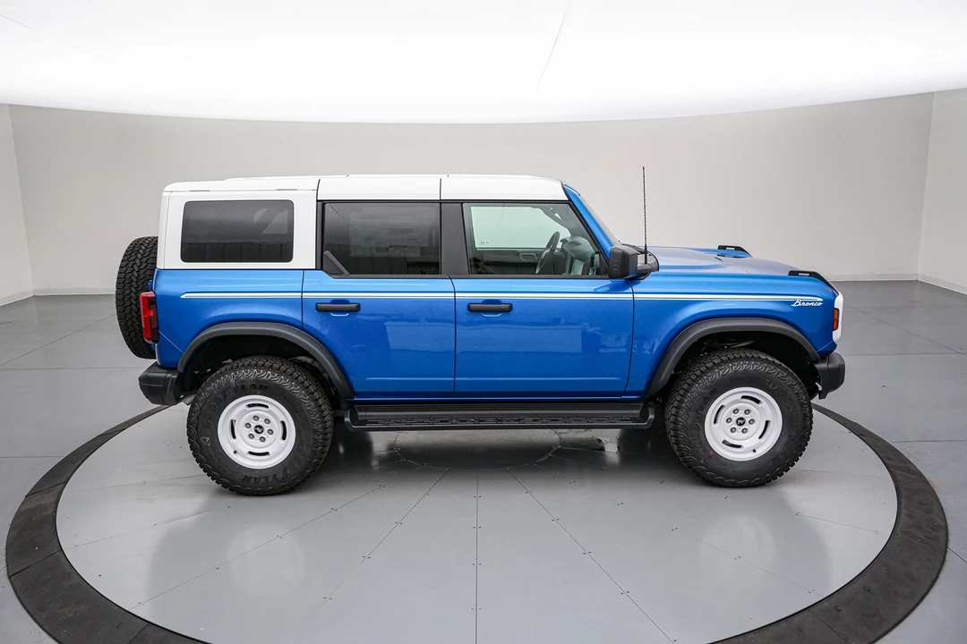 2026 Ford Bronco 6th Gen - Image 4 of 31
