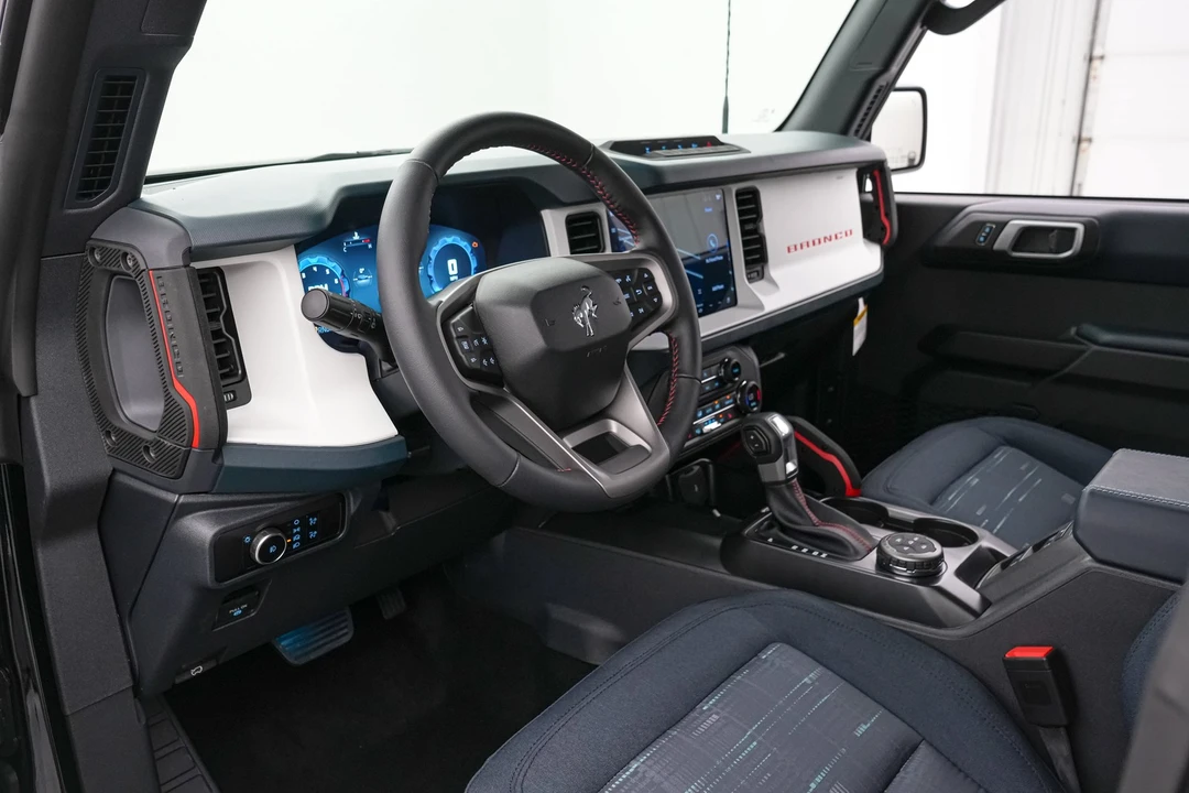 2026 Ford Bronco 6th Gen - Image 17 of 31