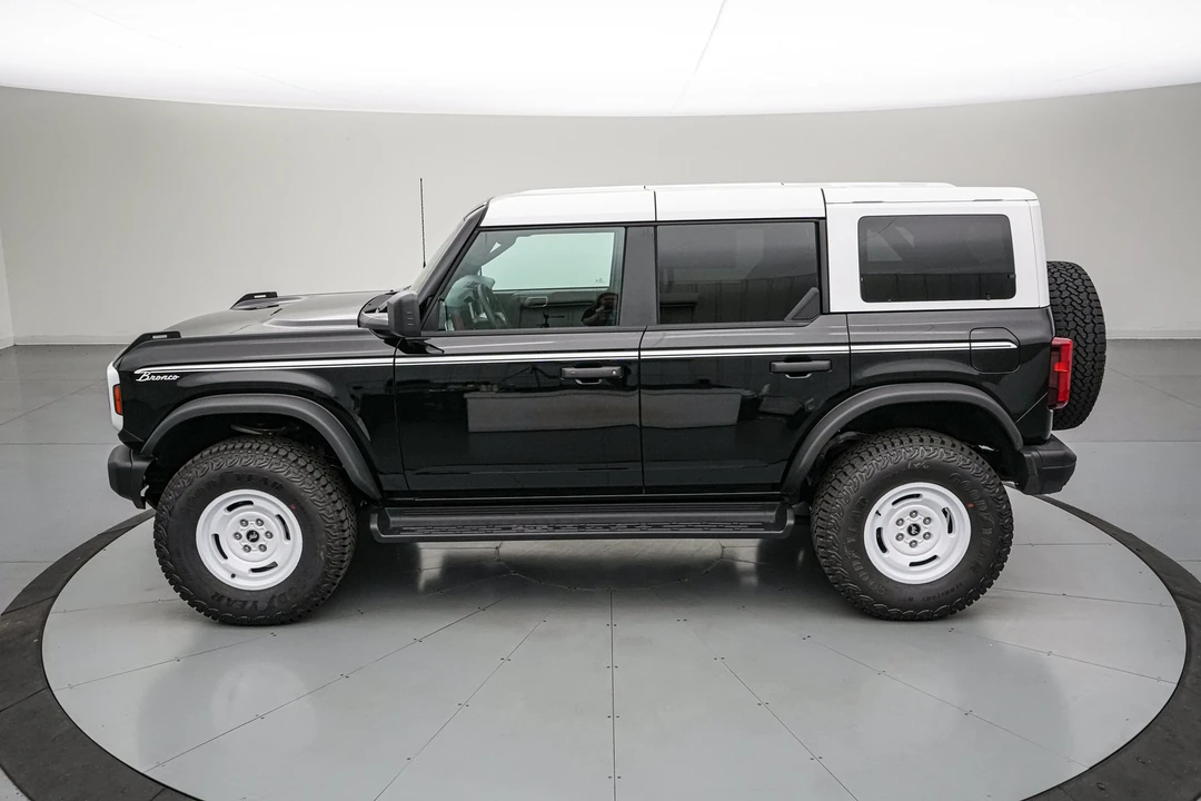 2026 Ford Bronco 6th Gen - Image 8 of 31