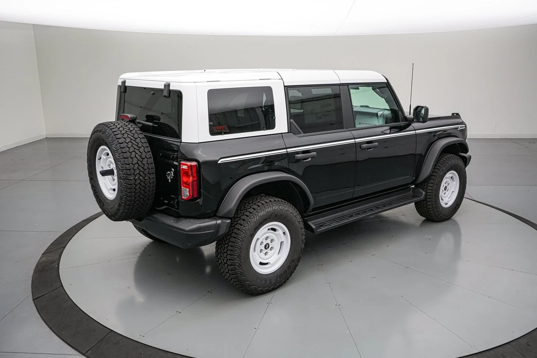 2026 Ford Bronco 6th Gen - Image 5 of 31