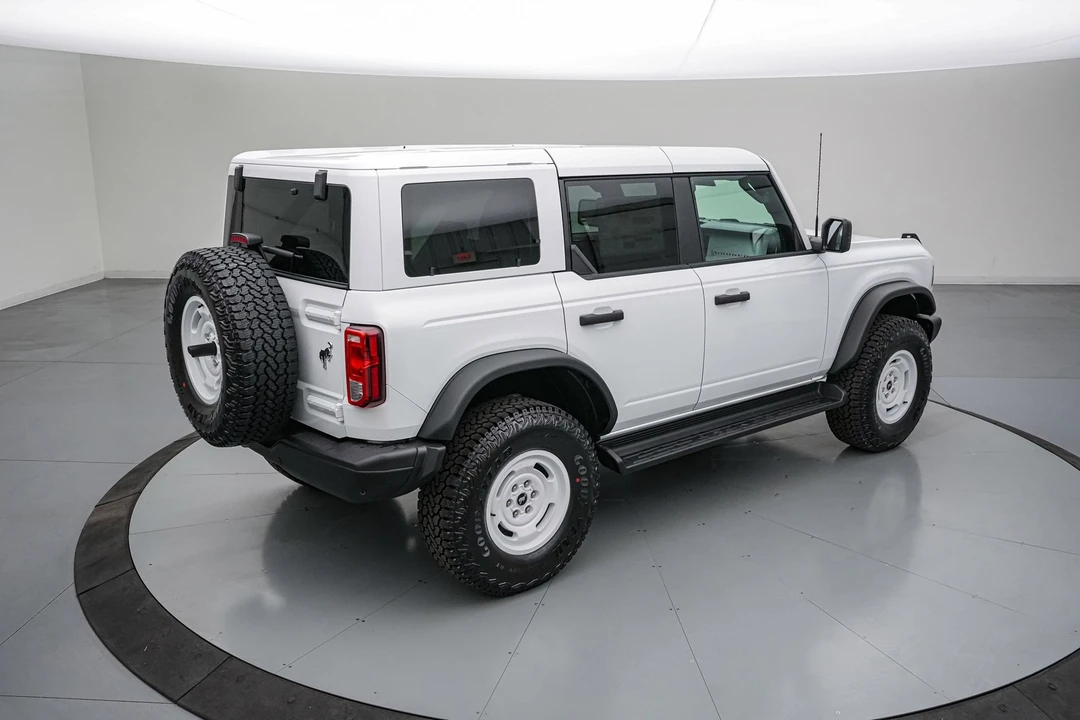 2026 Ford Bronco 6th Gen - Image 6 of 31