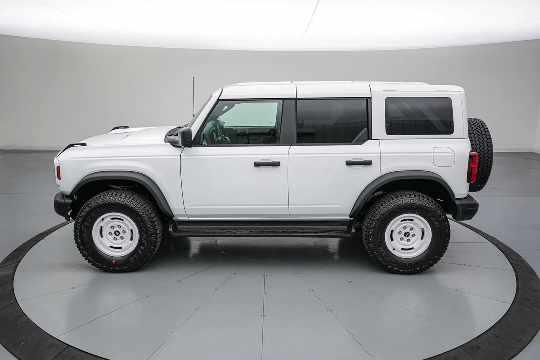 2026 Ford Bronco 6th Gen - Image 9 of 31