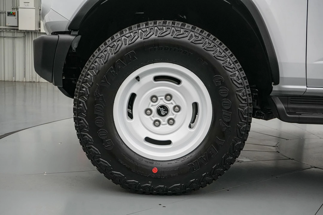 2026 Ford Bronco 6th Gen - Image 11 of 21