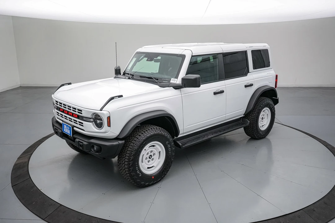 2026 Ford Bronco 6th Gen - Image 10 of 31