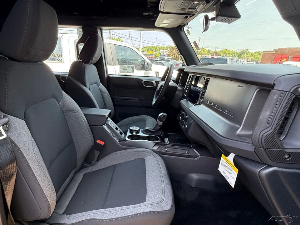 2026 Ford Bronco 6th Gen - Image 23 of 24