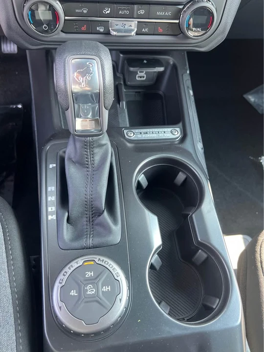 2026 Ford Bronco 6th Gen - Image 10 of 11