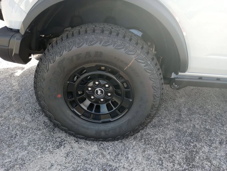 2026 Ford Bronco 6th Gen - Image 14 of 20