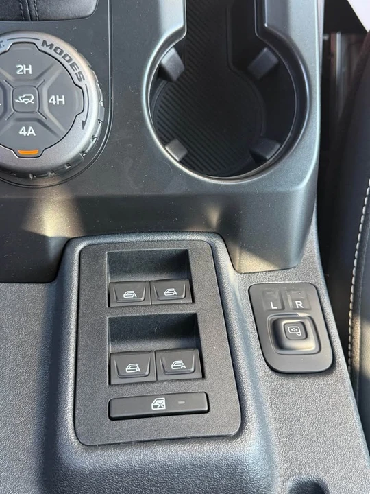 2026 Ford Bronco 6th Gen - Image 14 of 16