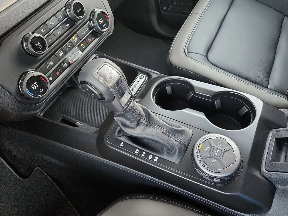 2026 Ford Bronco 6th Gen - Image 12 of 19