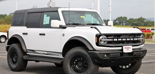 2026 Ford Bronco Outer Banks