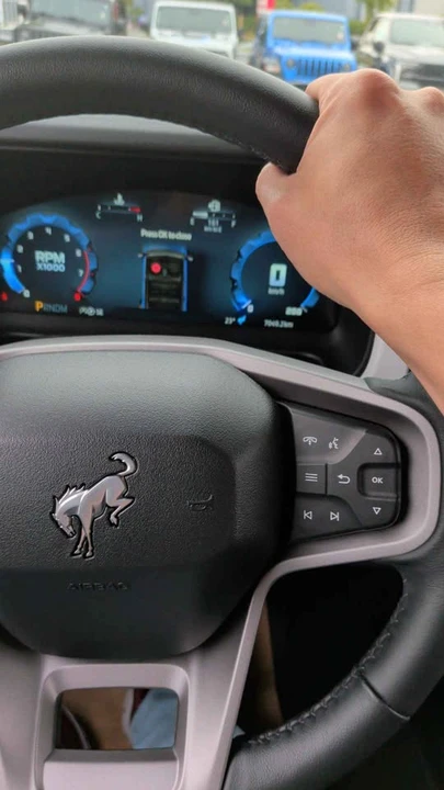 2026 Ford Bronco 6th Gen - Image 2 of 8