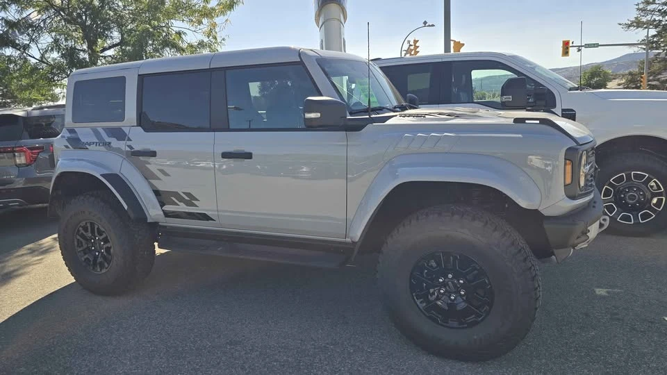 2026 Ford Bronco 6th Gen - Image 3 of 16
