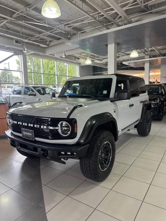 2026 Ford Bronco 6th Gen - Image 2 of 6
