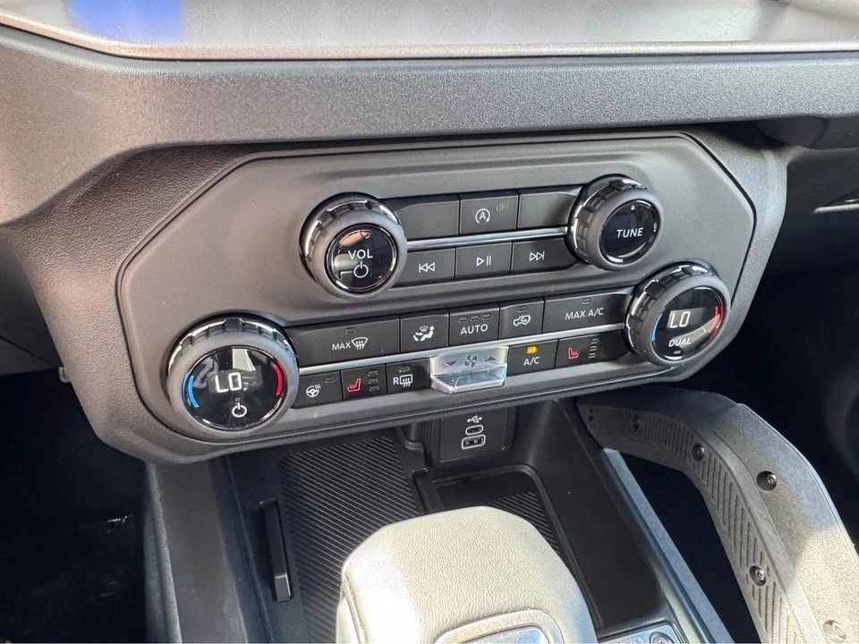 2026 Ford Bronco 6th Gen - Image 12 of 17