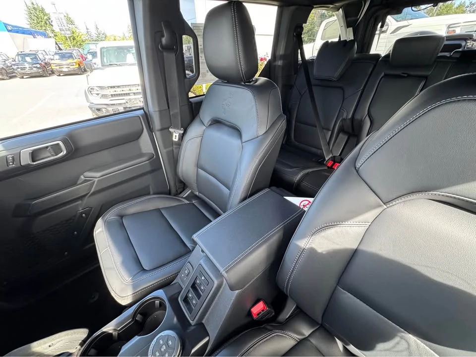 2026 Ford Bronco 6th Gen - Image 16 of 17