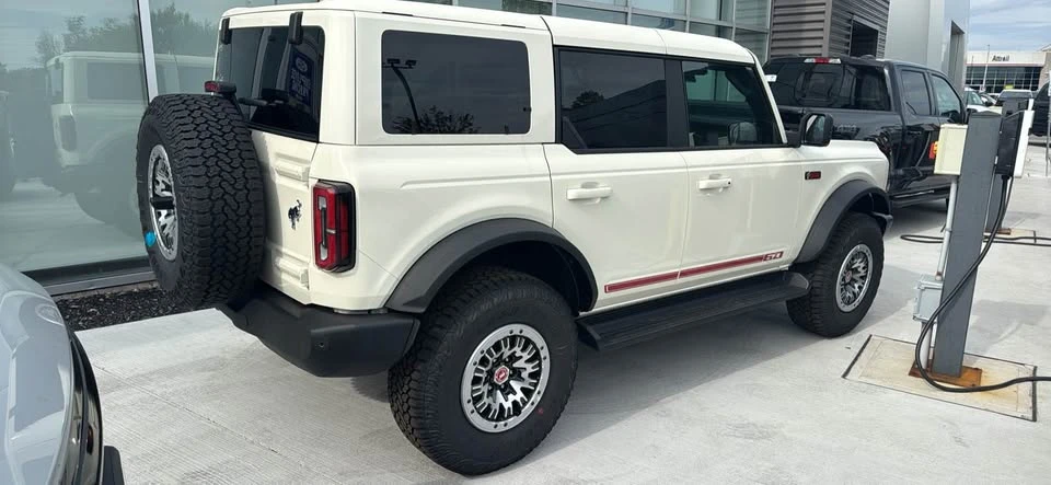 2026 Ford Bronco 6th Gen - Image 3 of 6