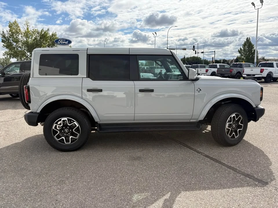 2026 Ford Bronco 6th Gen - Image 9 of 13