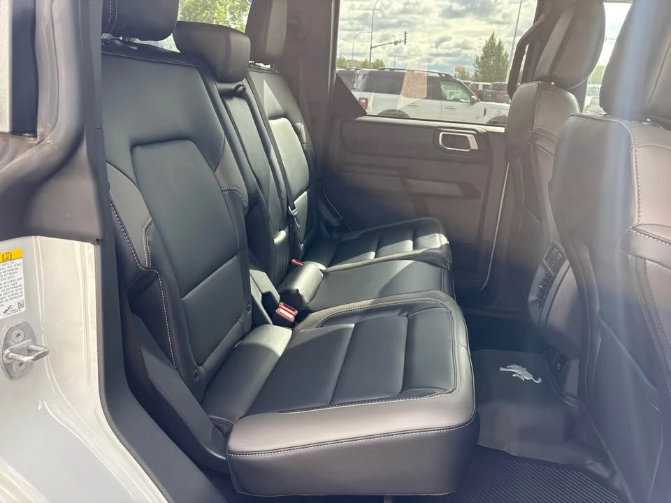 2026 Ford Bronco 6th Gen - Image 10 of 13