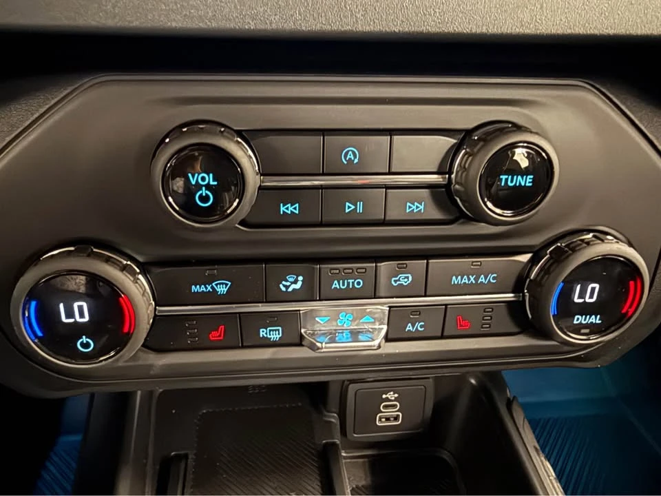 2026 Ford Bronco 6th Gen - Image 14 of 15