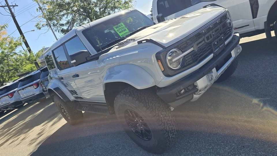 2026 Ford Bronco 6th Gen - Image 2 of 16