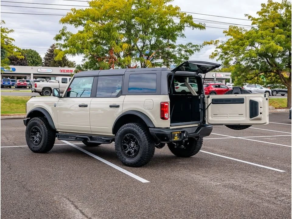 2026 Ford Bronco 6th Gen - Image 17 of 20