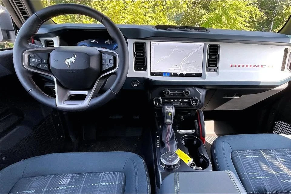 2026 Ford Bronco 6th Gen - Image 12 of 17