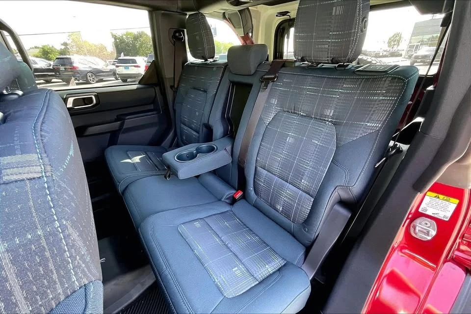 2026 Ford Bronco 6th Gen - Image 16 of 17