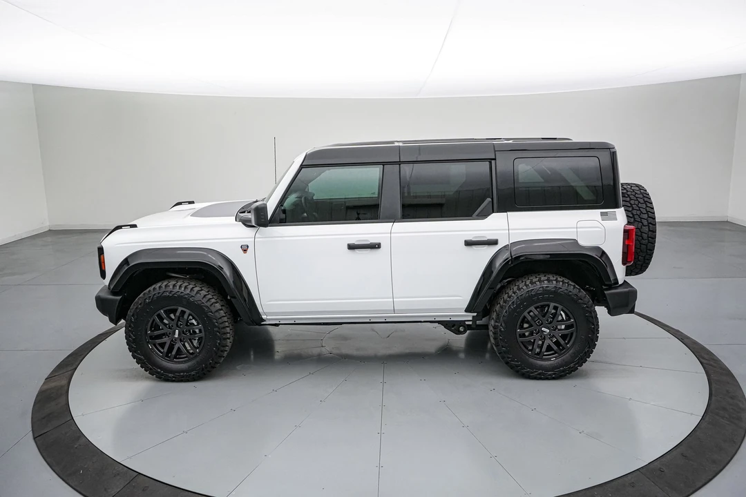 2026 Ford Bronco 6th Gen - Image 9 of 21